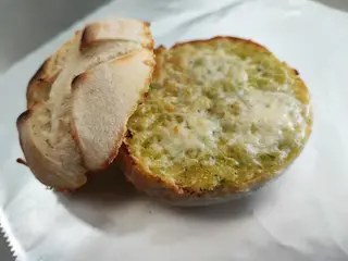 Pan De Ajo Con Queso
