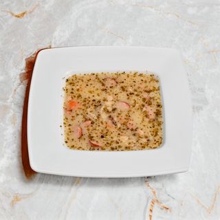 Zurek z ziemniakami i kiełbasą