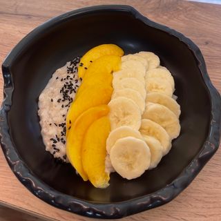 Oatmeal Banana Season Fruits 