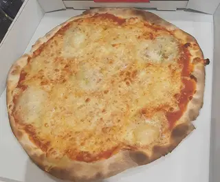 Pizza 4 Formaggi (33 cm.)