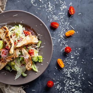 Salata cu piept de pui