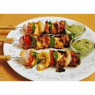 Spicy Tikka - Tomato, Cheese, Tikka