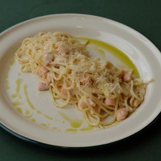 Паста з копченим лососем