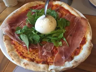 Pizza de burrata y parma (33 cm.)