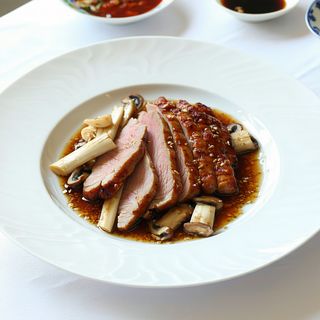 Raţă crocantă cu bambus şi ciuperci