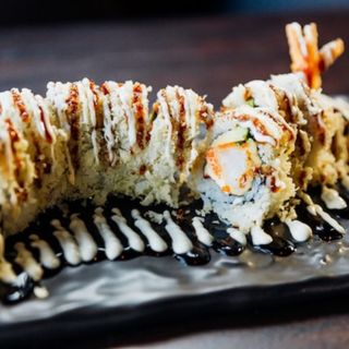 25. Rollo gambas fritas (4uds.) / Fried shrimps roll (4 pieces)