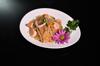 58a. Spaghetti di soia in brodo con verdure e frutti di mare