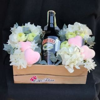Lădiță cu flori și Baileys
