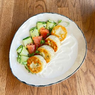 Солоні сирнички з лососем