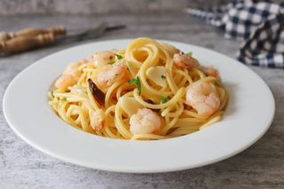 Spaghetti Aglio, Oleo e Peperoncino con Gambas Peladas