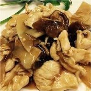 36. Pollo con funghi e bambù