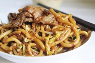 Udón Frito Con Ternera