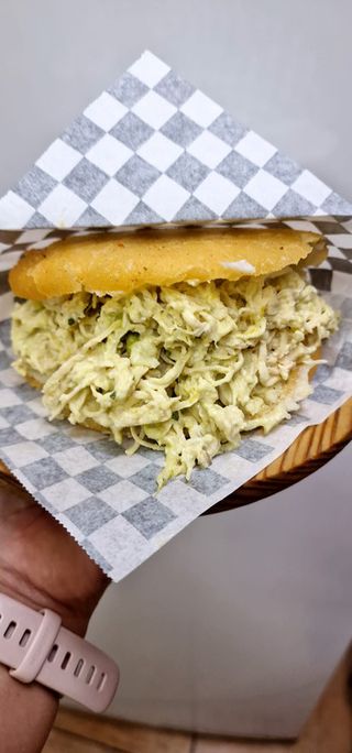 Arepa Reina Pepiada