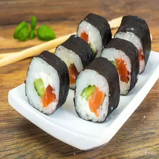 85. Maki salmón y Aguacate ( 6 Pzs.)