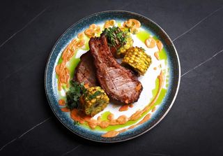 Խոզի էսկալոպ գրիլ եգիպտացորենով