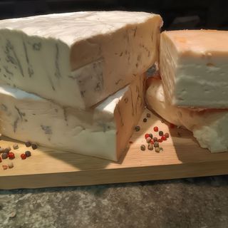 AMANTES DEL QUESO 3 productos.