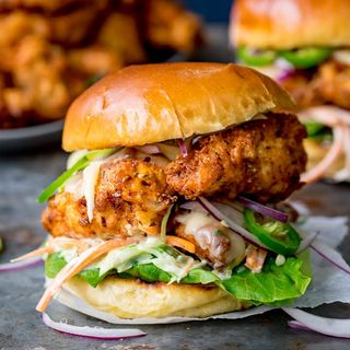 Crunchy chicken burger