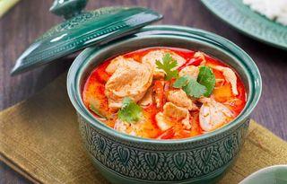20 Zuppa tom yum con pollo