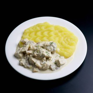 Курица с грибами в сливочном соусе