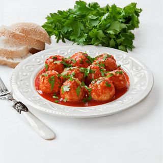 Chifteluțe marinate cu piure de cartofi