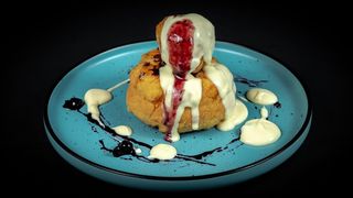 Papanasi cu sos de vanilie