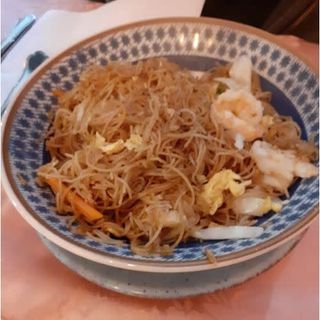 Fideos chinos con tres delicias