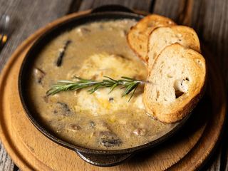 Жульєн з білими грибами та сиром камамбер (0,250g)