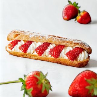 მარწყვის ეკლერი