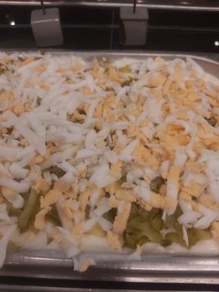 Редена салата с млечен сос