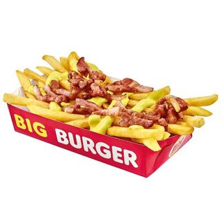 Картопля фрі з беконом та сирним соусом