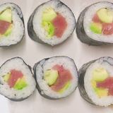 Atún y aguacate (8 uds.)