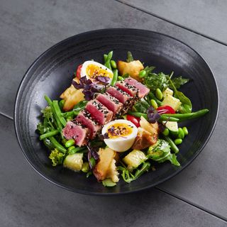 Салат Нісуаз з обпаленим тунцем (320 г)