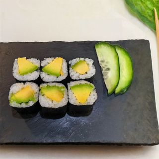 M3. Aguacate Maki (6 Pzs.)