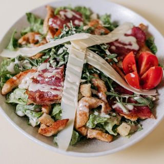 Caesar Chicken Salata