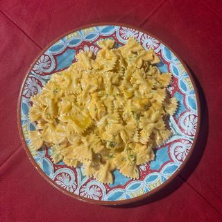 Pasta Farfallette al Salmone