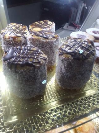 Milhojas De Hojaldre C / Dulce De Leche.