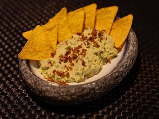 Авокадо паста з чіпасми начос (120g)