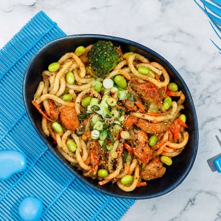 Wok udon cu pui in sos Taiwanez