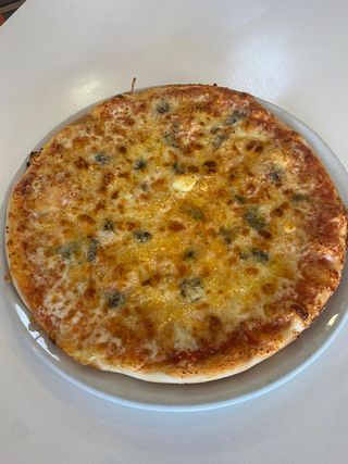Pizza Quattro Formaggi 