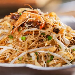 Fideos Fritos Con Pollo