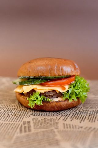 Бургер з телятиною (420г)