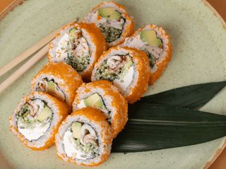 Каліфорнія з вугрем (240g)