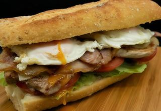 Bocadillo Chivito