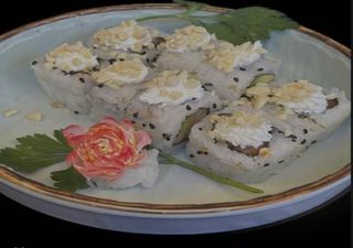 Salmão Com Abacate e Amendoim