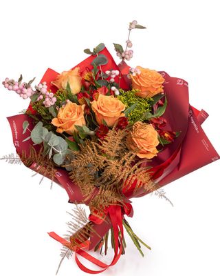 Buchet de toamnă cu trandafiri