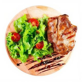 Braciola ai ferri con insalata