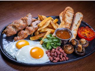 Англійський сніданок з курячим люля кебабом (500g)