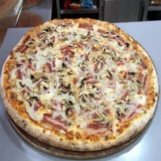 Pizza jamón y champiñon