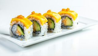 Uramaki mango e avocado