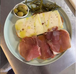 Tostada Serrano Queso